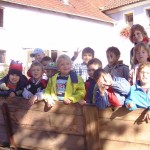 Eine SVE-Gruppe bei der Kartoffelernte, mit allem was dazugehört! Jede Menge Kartoffeln, Traktorfahren, natürlich ein Kartoffelfeuer und hinterher a gscheite Brotzeit