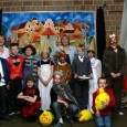 Lesewoche – Ein Gruselmärchen Die Klasse 3/4 von Frau Hoffmann führte mit Unterstützung von Frau Gnahn im Rahmen der Lesewoche ein Theaterstück auf. Ein Bauernjunge zog in die weite Welt hinaus, um das Gruseln...